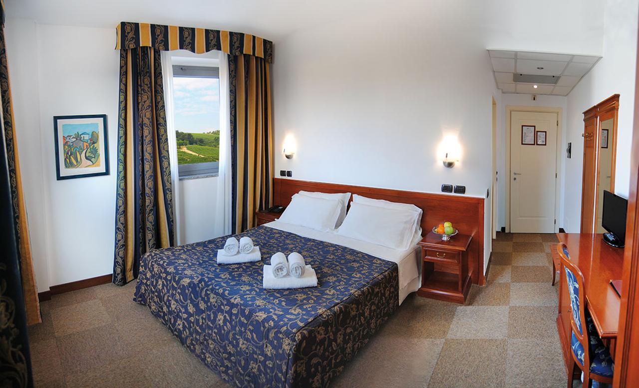 Hotel Medea (Adults Only) Alba  Exteriör bild