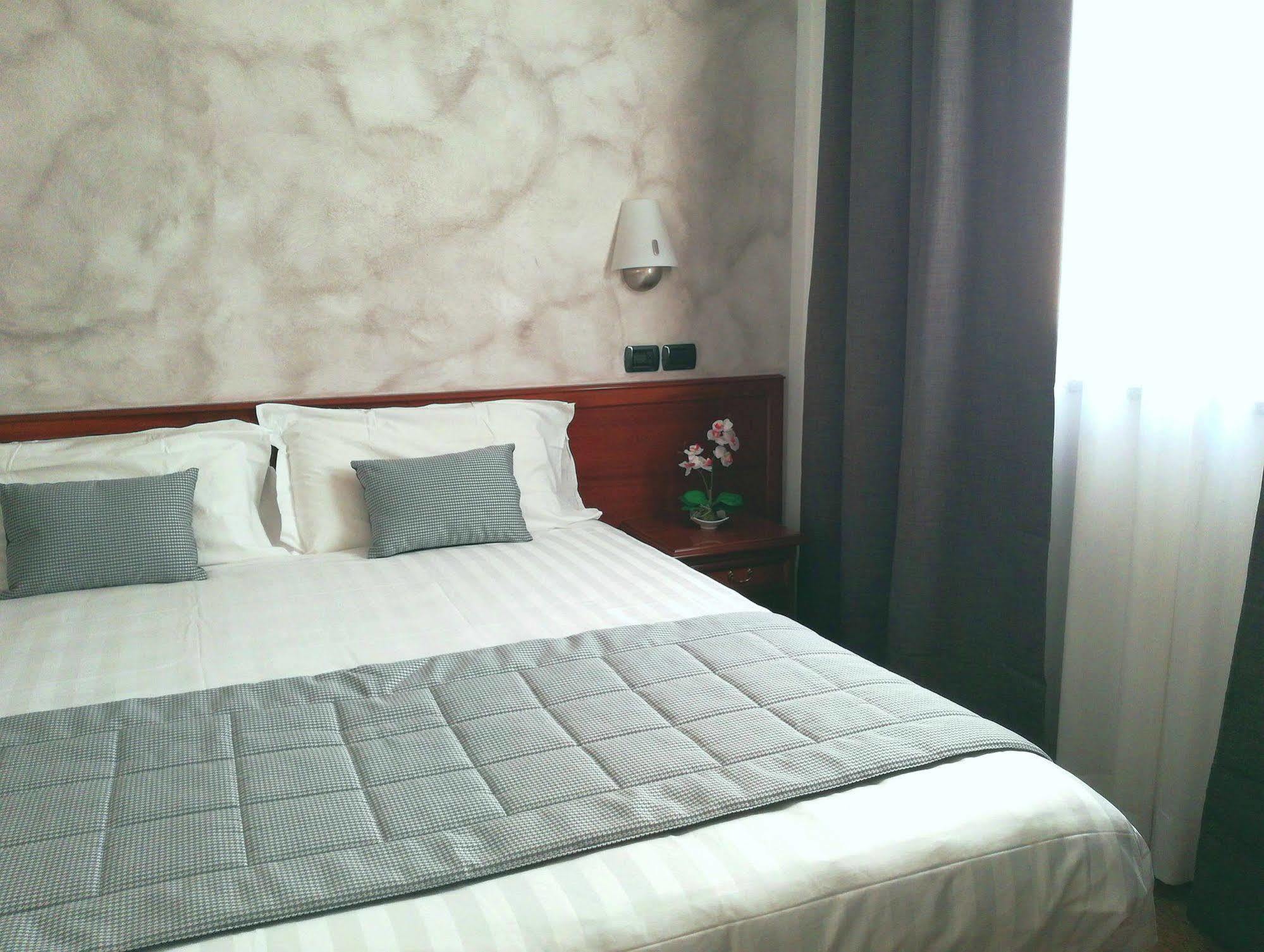 Hotel Medea (Adults Only) Alba  Exteriör bild