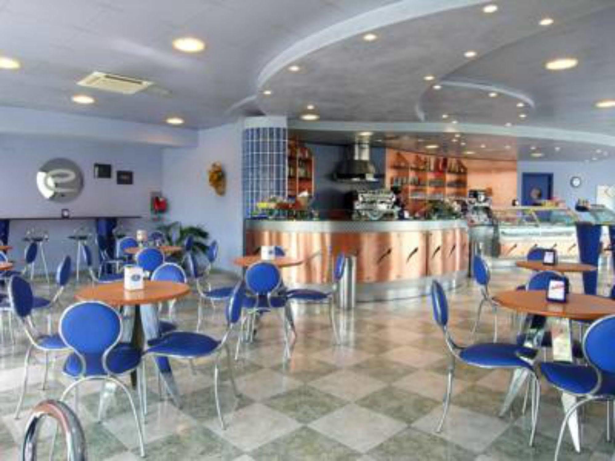 Hotel Medea (Adults Only) Alba  Exteriör bild